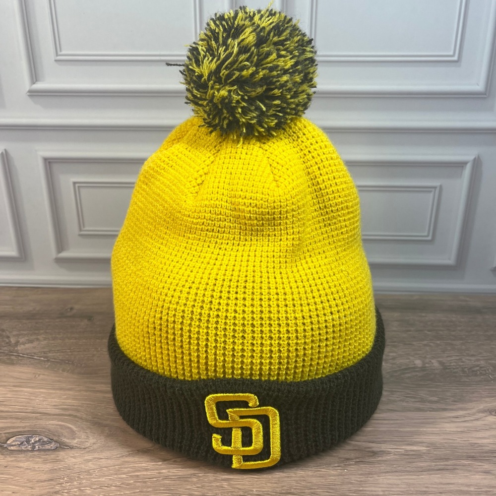 Cotapaxi San Diego Padres Beanie Yellow Brown Motorola Razr Pom Knit